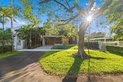 House in Miami, Florida 4 bedrooms, 319.96 sq.m. № 2056533 - photo 4