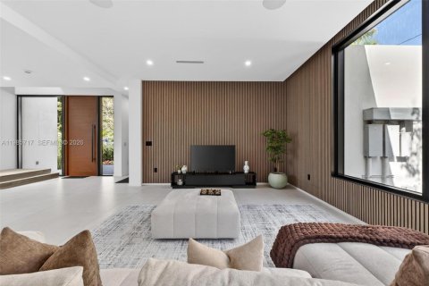 House in Miami, Florida 4 bedrooms, 319.96 sq.m. № 2056533 - photo 13