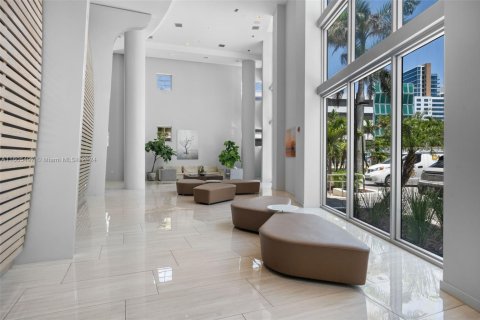 Copropriété à louer à Miami Beach, Floride: 2 chambres, 109.16 m2 № 2018559 - photo 27