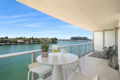 Condo à Miami Beach, Floride, 2 chambres  № 2018559