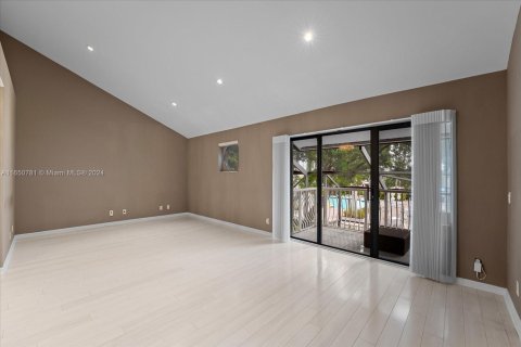 Townhouse in Aventura, Florida 3 bedrooms, 220.46 sq.m. № 1889649 - photo 9