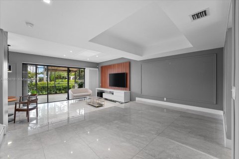 Townhouse in Aventura, Florida 3 bedrooms, 220.46 sq.m. № 1889649 - photo 3