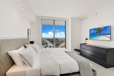 Снять в аренду кондоминиум в Холливуд, Флорида 3 спальни, 126.44м2, № 1978169 - фото 11