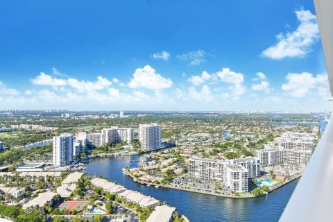 Снять в аренду кондоминиум в Холливуд, Флорида 3 спальни, 126.44м2, № 1978169 - фото 26