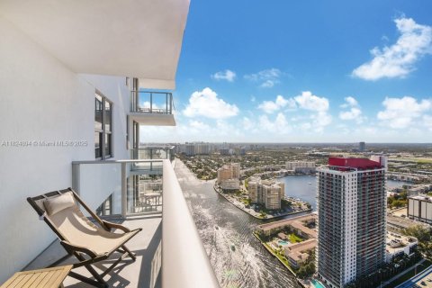 Снять в аренду кондоминиум в Холливуд, Флорида 3 спальни, 126.44м2, № 1978169 - фото 28