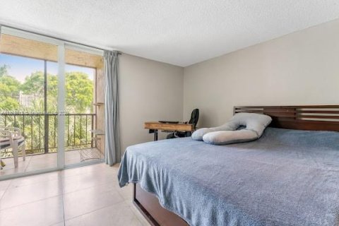 Condominio en venta en Hallandale Beach, Florida, 2 dormitorios, 111.48 m2 № 1874757 - foto 11