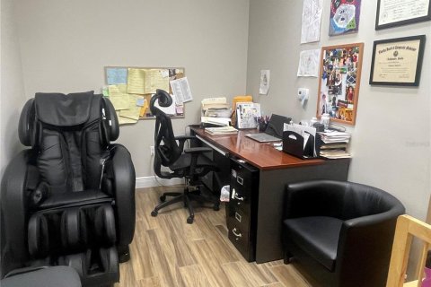 Immobilier commercial à vendre à Orlando, Floride: 203.55 m2 № 1904400 - photo 3