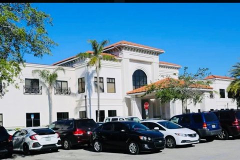 Immobilier commercial à vendre à Orlando, Floride: 203.55 m2 № 1904400 - photo 1