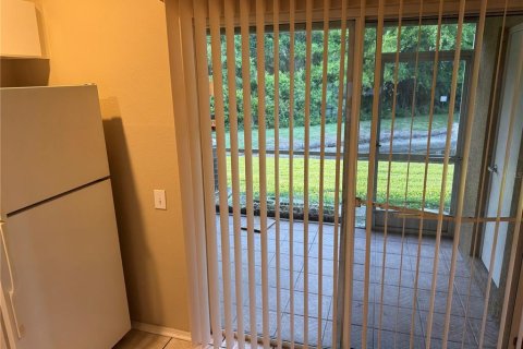 Townhouse in Wesley Chapel, Florida 2 bedrooms, 110 sq.m. № 2116208 - photo 8