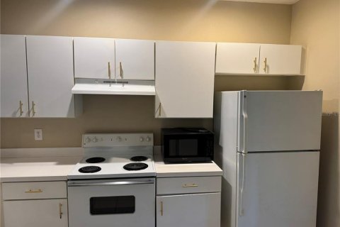 Townhouse in Wesley Chapel, Florida 2 bedrooms, 110 sq.m. № 2116208 - photo 7