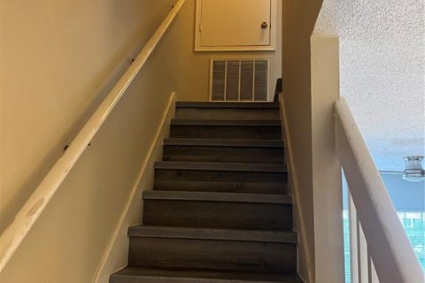 Townhouse in Wesley Chapel, Florida 2 bedrooms, 110 sq.m. № 2116208 - photo 11