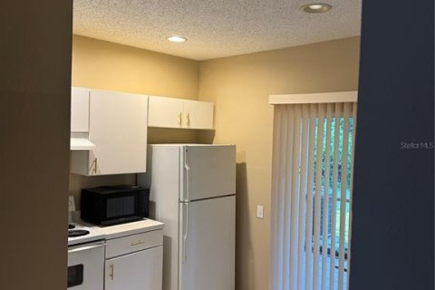 Townhouse in Wesley Chapel, Florida 2 bedrooms, 110 sq.m. № 2116208 - photo 6