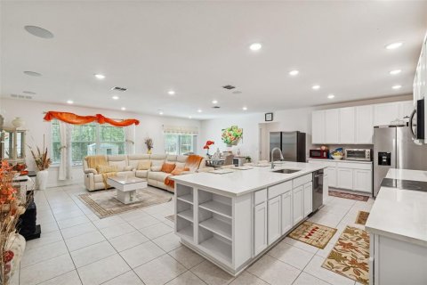 Casa en venta en Weeki Wachee, Florida, 4 dormitorios, 213.3 m2 № 2148859 - foto 4
