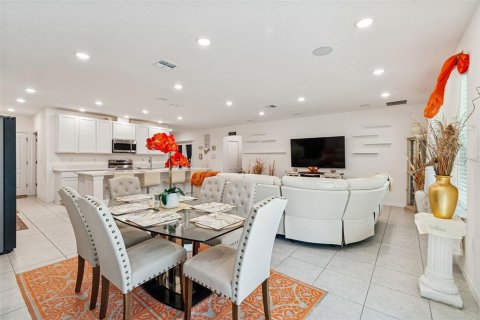 Casa en venta en Weeki Wachee, Florida, 4 dormitorios, 213.3 m2 № 2148859 - foto 5