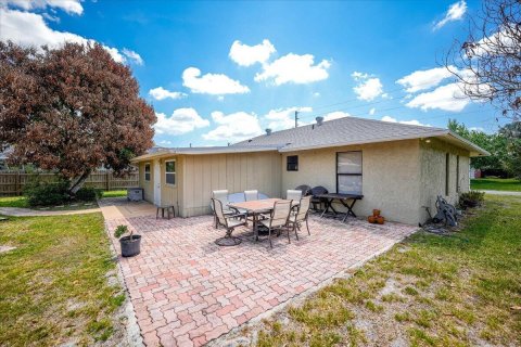 Villa ou maison à vendre à Port St. Lucie, Floride: 3 chambres, 157.93 m2 № 2083356 - photo 25