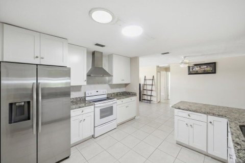 Villa ou maison à vendre à Port St. Lucie, Floride: 3 chambres, 157.93 m2 № 2083356 - photo 6