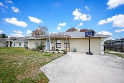 Villa ou maison à Port St. Lucie, Floride 3 chambres, 157.93 m2 № 2083356