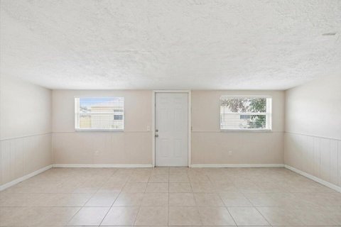Villa ou maison à vendre à Port St. Lucie, Floride: 3 chambres, 157.93 m2 № 2083356 - photo 14
