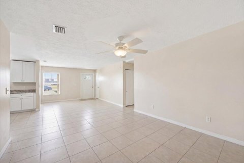Villa ou maison à vendre à Port St. Lucie, Floride: 3 chambres, 157.93 m2 № 2083356 - photo 5