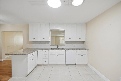 Villa ou maison à vendre à Port St. Lucie, Floride: 3 chambres, 157.93 m2 № 2083356 - photo 7