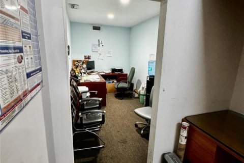 Commercial property in Pompano Beach, Florida № 2245009 - photo 9