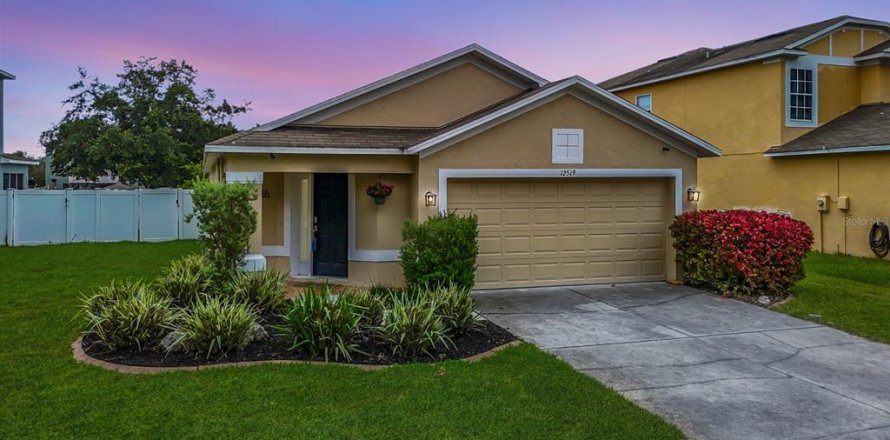 House in Hudson, Florida 3 bedrooms, 128.39 sq.m. № 1824291