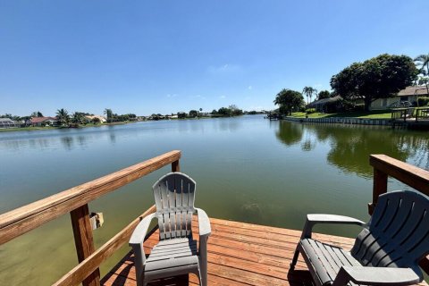 Casa en alquiler en Lake Worth, Florida, 5 dormitorios, 247.96 m2 № 1118624 - foto 1