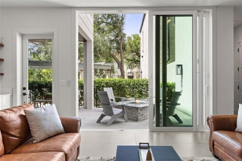 Adosado en venta en Winter Park, Florida, 3 dormitorios, 305.28 m2 № 2222461 - foto 3