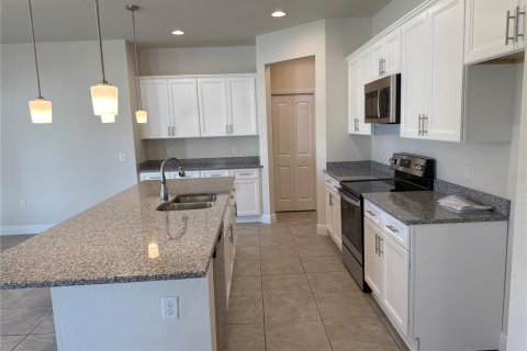 House in North Port, Florida 3 bedrooms, 208.84 sq.m. № 2204408 - photo 6