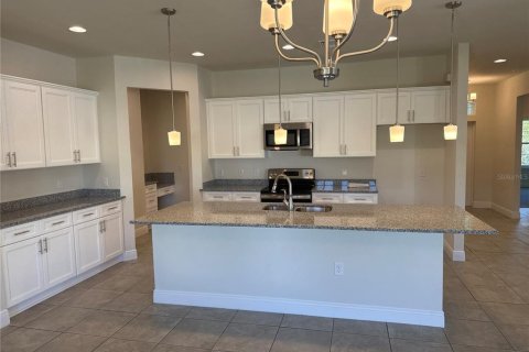 House in North Port, Florida 3 bedrooms, 208.84 sq.m. № 2204408 - photo 3