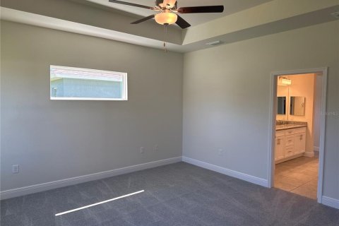 House in North Port, Florida 3 bedrooms, 208.84 sq.m. № 2204408 - photo 10