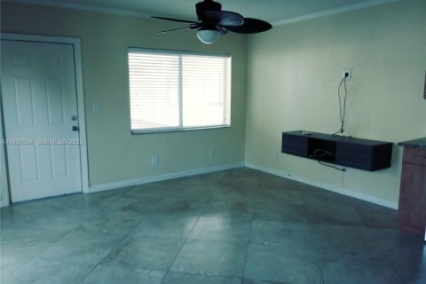 Condo in Fort Lauderdale, Florida, 1 bedroom  № 1994328 - photo 6