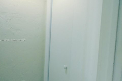 Condo in Fort Lauderdale, Florida, 1 bedroom  № 1994328 - photo 8