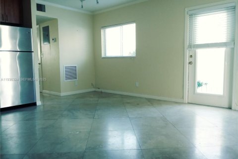 Condo in Fort Lauderdale, Florida, 1 bedroom  № 1994328 - photo 5