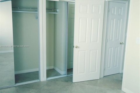 Condo in Fort Lauderdale, Florida, 1 bedroom  № 1994328 - photo 12