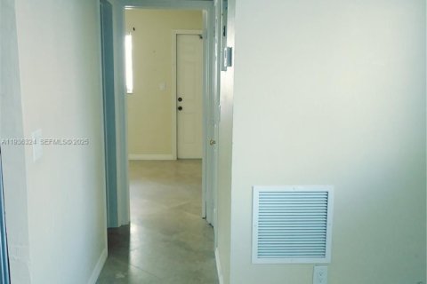 Condo in Fort Lauderdale, Florida, 1 bedroom  № 1994328 - photo 13