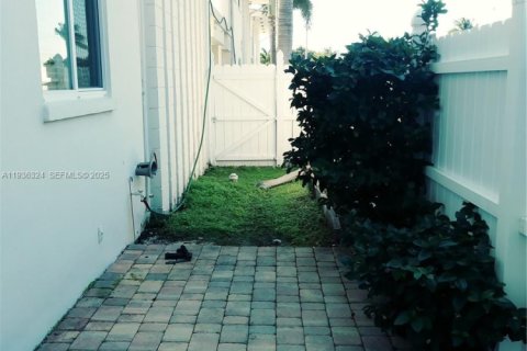 Condo in Fort Lauderdale, Florida, 1 bedroom  № 1994328 - photo 15