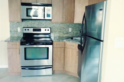 Condo in Fort Lauderdale, Florida, 1 bedroom  № 1994328 - photo 4