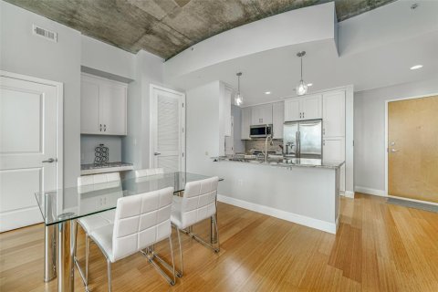 Condo in Orlando, Florida, 2 bedrooms  № 1735568 - photo 6