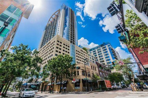 Condo in Orlando, Florida, 2 bedrooms  № 1735568 - photo 1