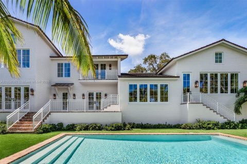 House in Coral Gables, Florida 5 bedrooms, 446.77 sq.m. № 1890543 - photo 1