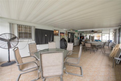 Купить виллу или дом в Хомстед, Флорида 11 комнат, 135.36м2, № 2048015 - фото 21