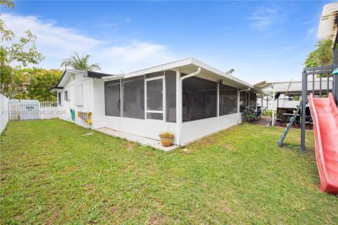 Купить виллу или дом в Хомстед, Флорида 11 комнат, 135.36м2, № 2048015 - фото 25