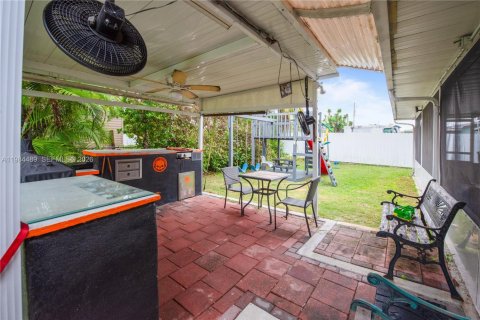 Купить виллу или дом в Хомстед, Флорида 11 комнат, 135.36м2, № 2048015 - фото 24