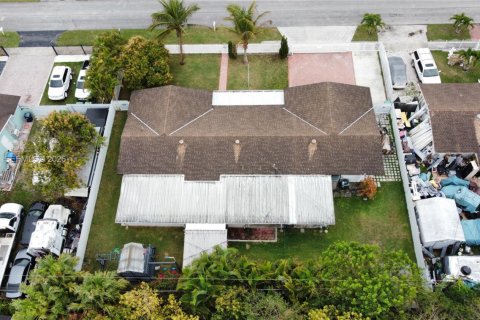 Купить виллу или дом в Хомстед, Флорида 11 комнат, 135.36м2, № 2048015 - фото 27
