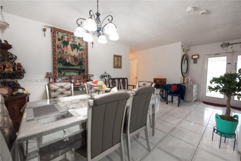 Купить виллу или дом в Хомстед, Флорида 11 комнат, 135.36м2, № 2048015 - фото 8