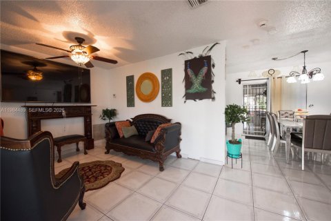 Купить виллу или дом в Хомстед, Флорида 11 комнат, 135.36м2, № 2048015 - фото 4