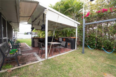 Купить виллу или дом в Хомстед, Флорида 11 комнат, 135.36м2, № 2048015 - фото 19