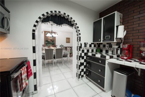 Купить виллу или дом в Хомстед, Флорида 11 комнат, 135.36м2, № 2048015 - фото 10