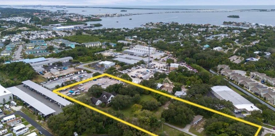 Villa ou maison à Palm Harbor, Floride 5 chambres, 610.74 m2 № 2429285